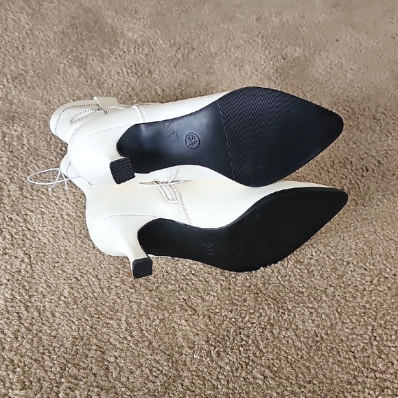 Women's White Western Ankle Boots Size 10 - Picture 6 of 6